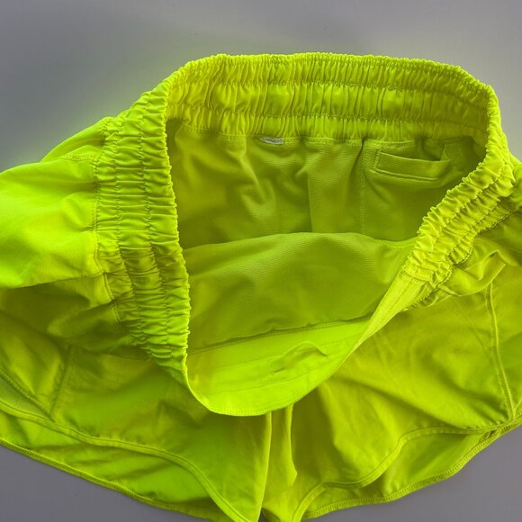 Lululemon Hotty Hot Low-Rise Lined Short 4", in High Level, Size 8 - Picture 3 of 6